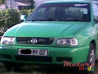 2002' Volkswagen Polo Classic photo #1