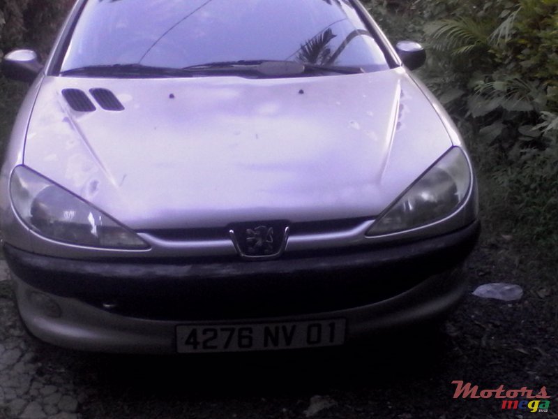 2001' Peugeot 206 photo #1