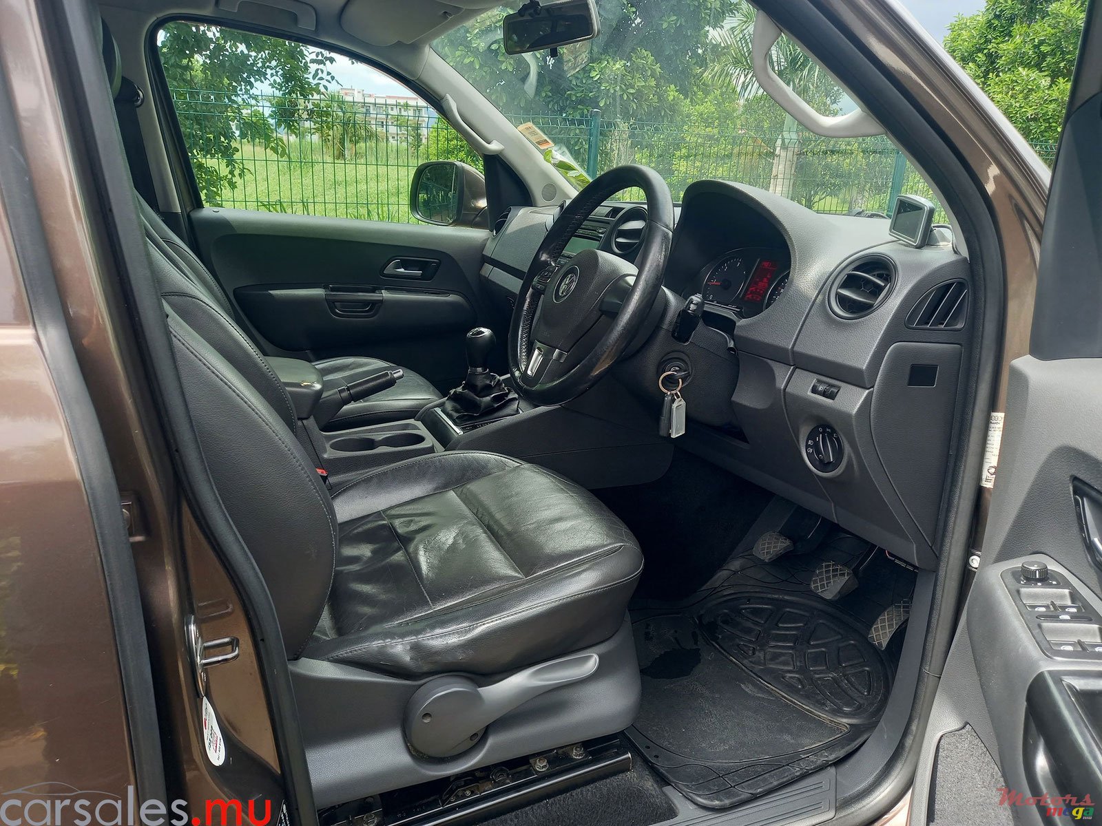 2013' Volkswagen Amarok 2.0 TDI 4x4 photo #5