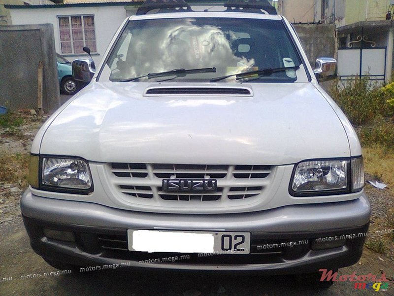 2002' Isuzu KB Series photo #1
