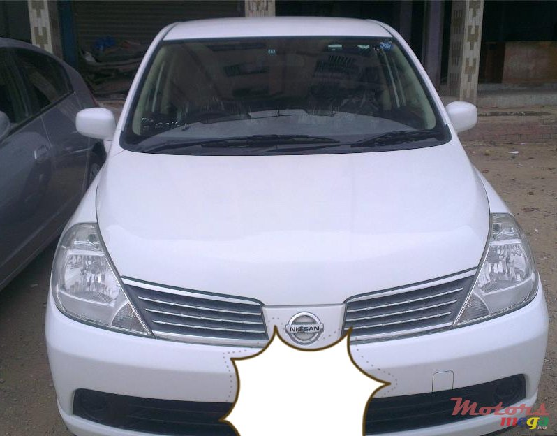 2007' Nissan Tiida photo #1