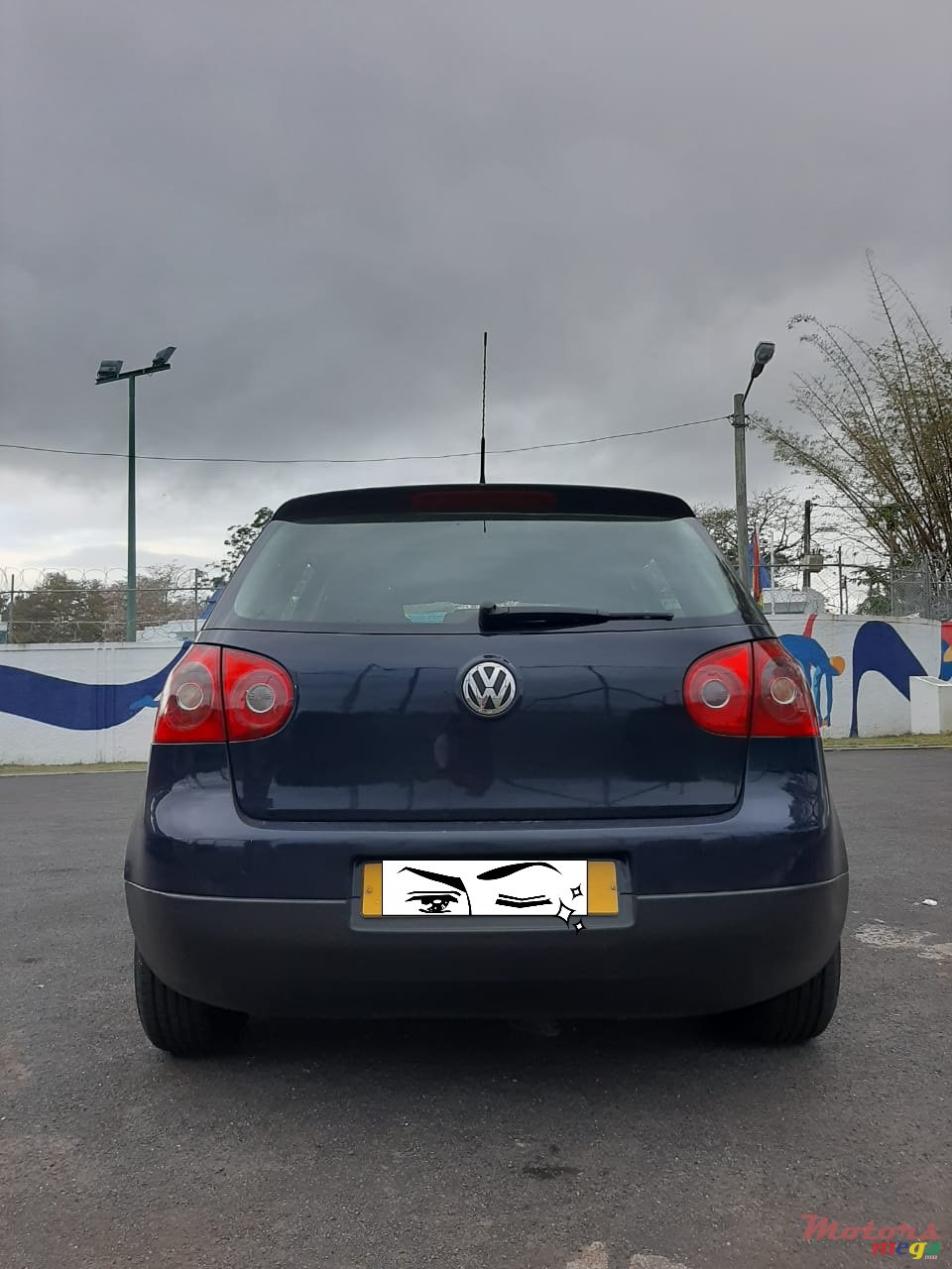 2009' Volkswagen Golf photo #3