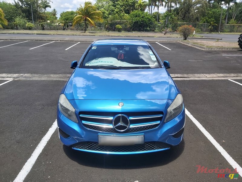 2015' Mercedes-Benz A 200 photo #1