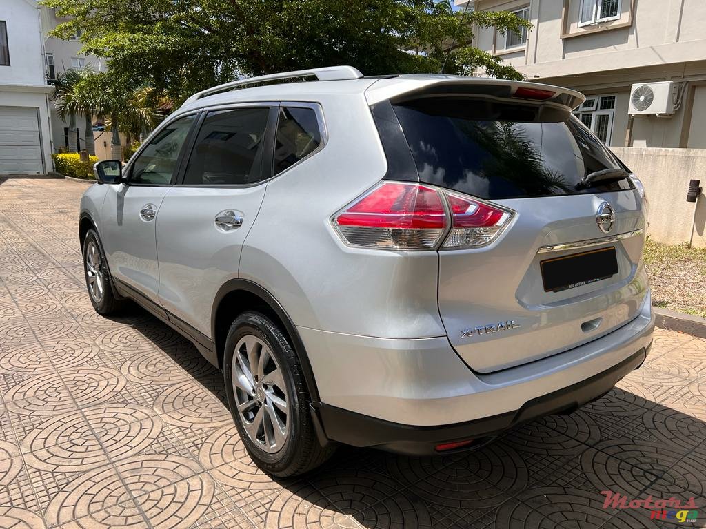 2015' Nissan X-Trail photo #2