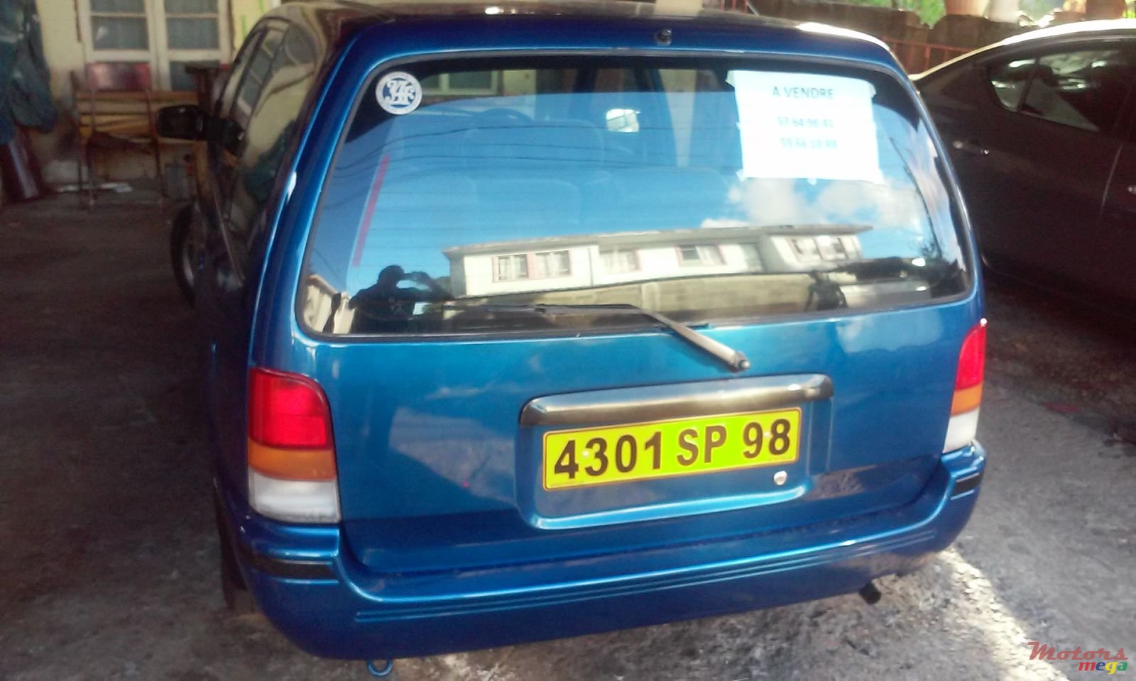 1998' Nissan photo #1