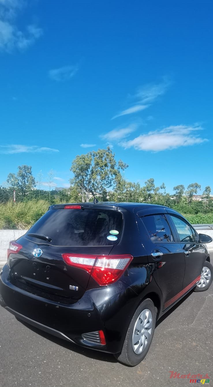 2019' Toyota Vitz photo #6