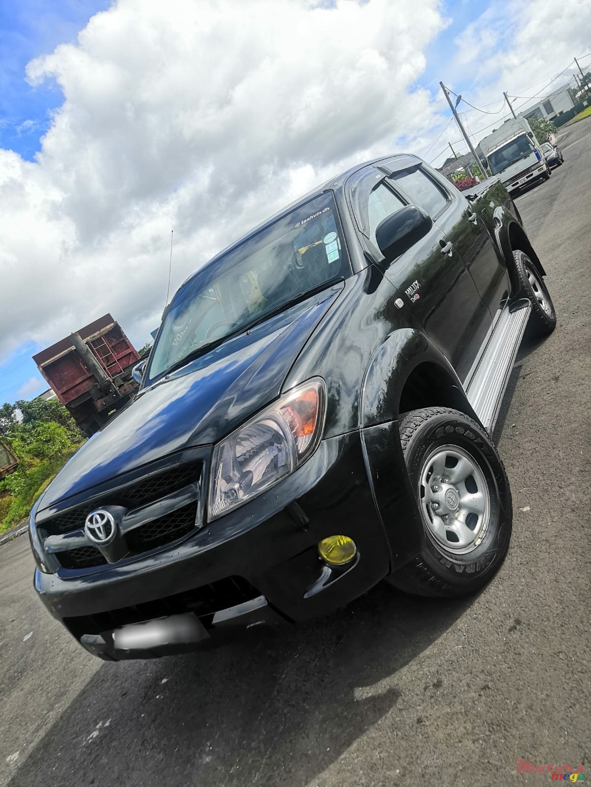 2009' Toyota Hilux 4x4 2.5L photo #1