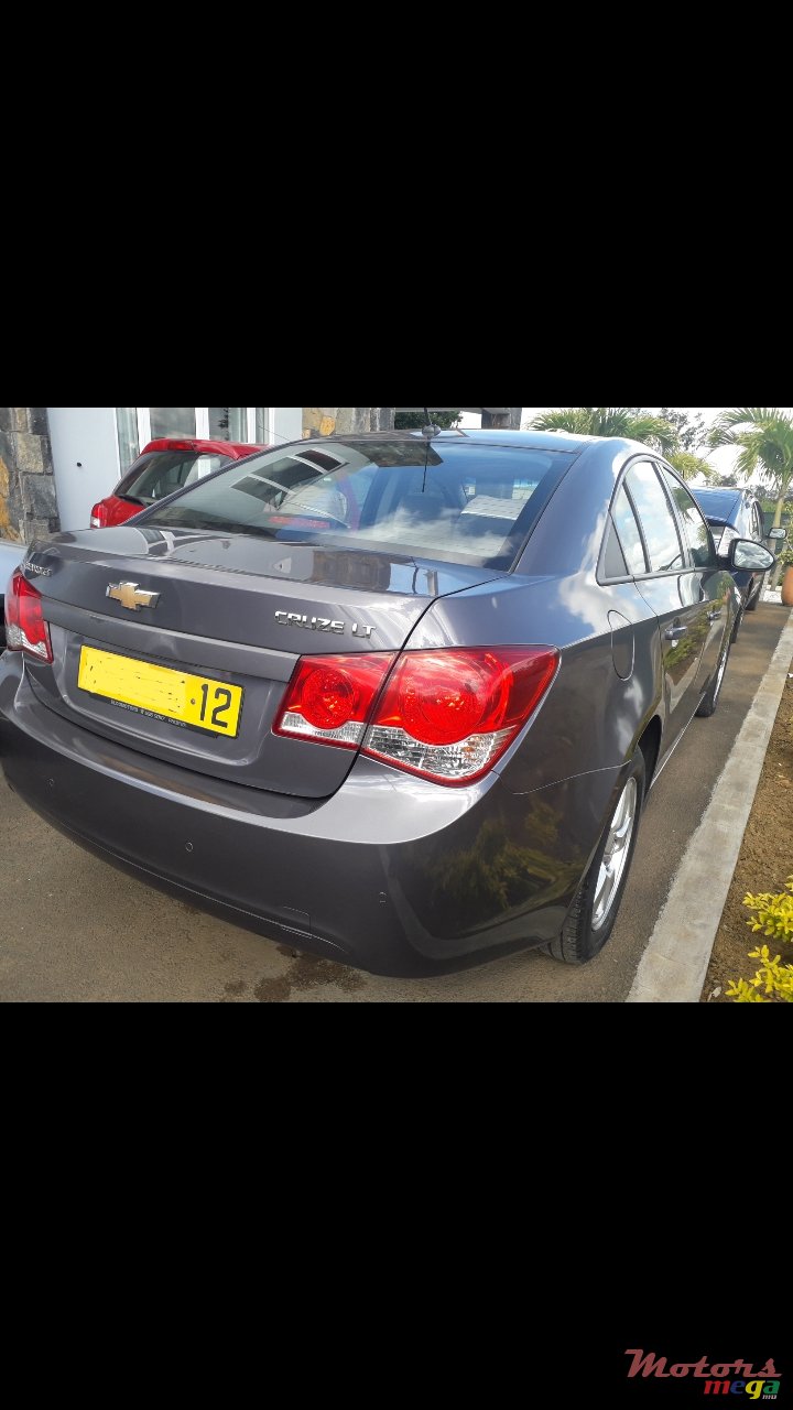 2011' Chevrolet photo #2