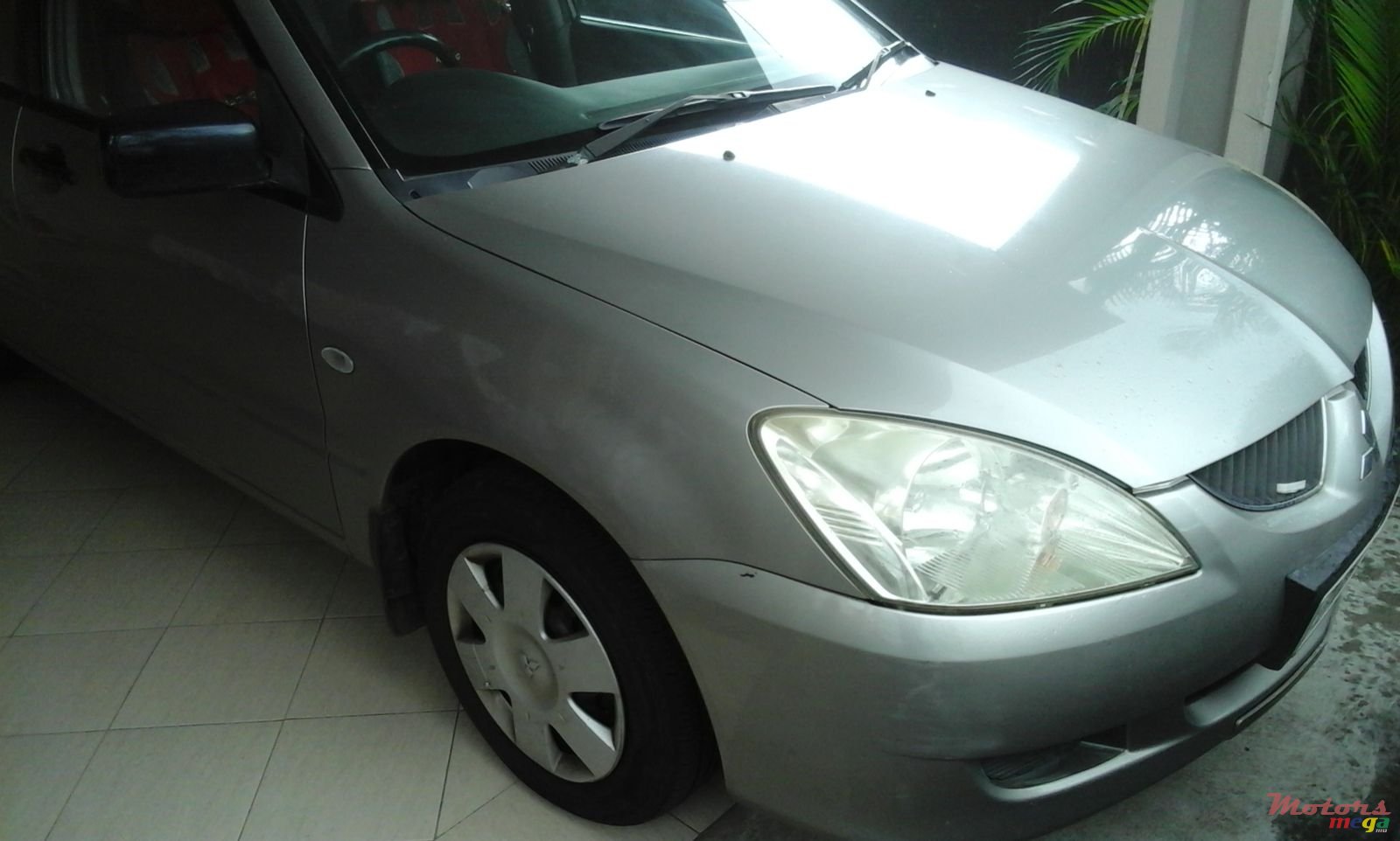 2004' Mitsubishi Lancer photo #1