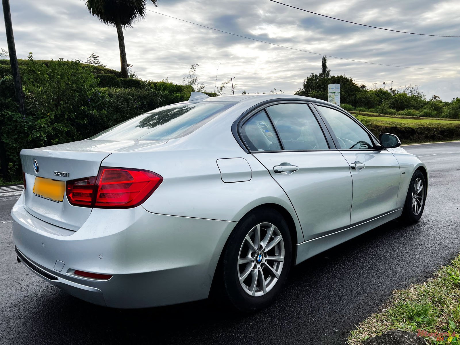 2013' BMW 320 photo #3