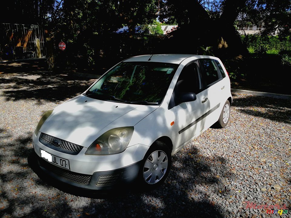 2007' Ford Fiesta photo #1