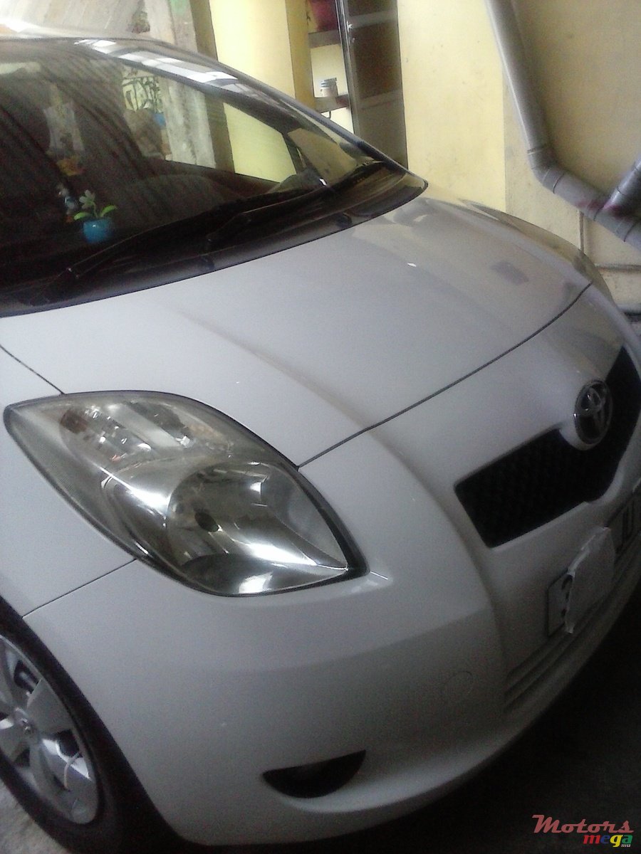 2008' Toyota Yaris photo #1