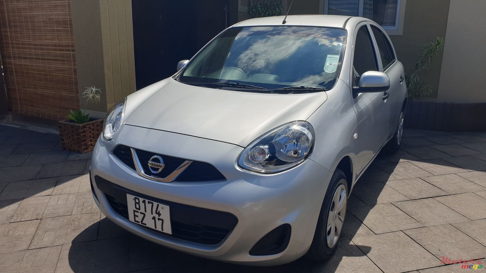 2017' Nissan March photo #1