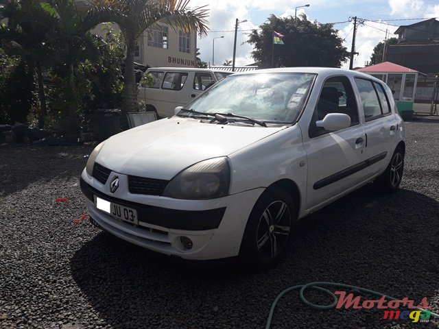 2003' Renault clio photo #2