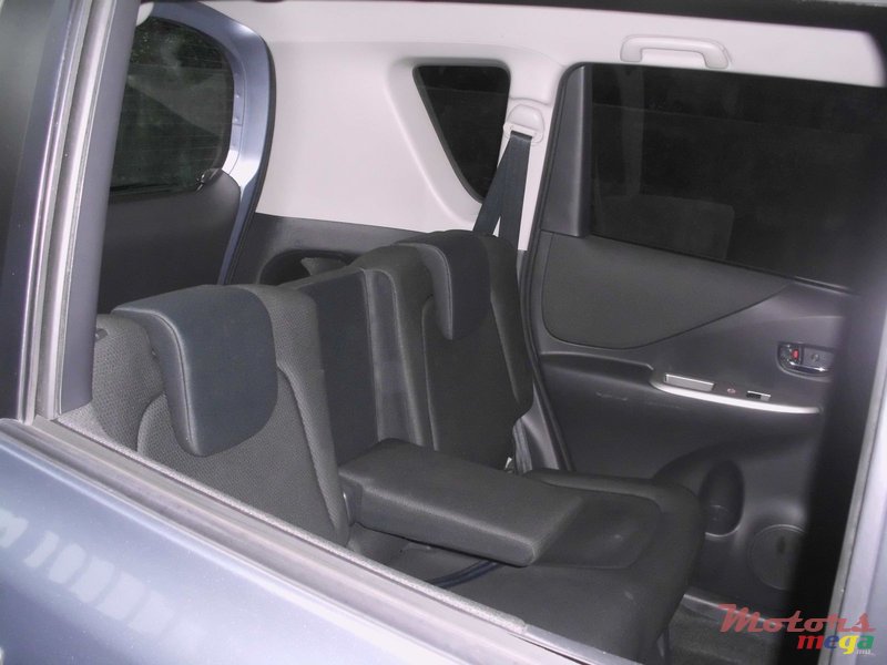 2009' Toyota Avanza Model Ractis ( almost same as photo #6