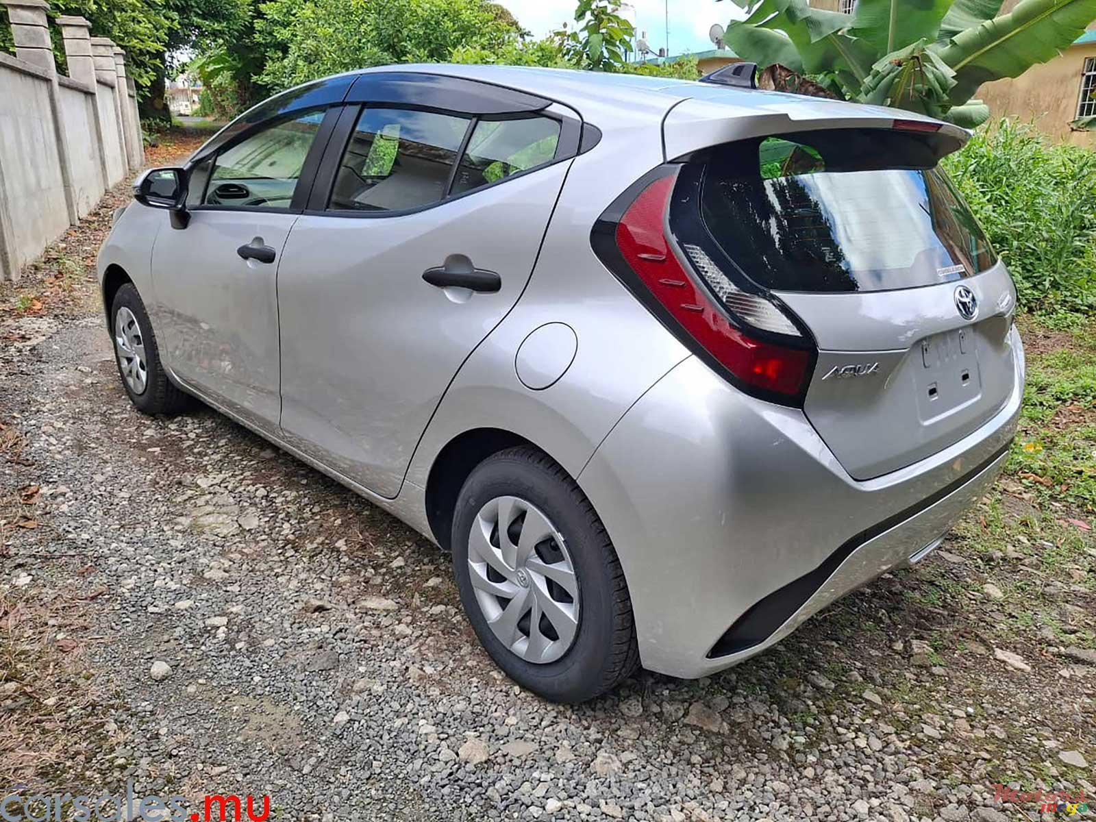 2022' Toyota Aqua 1.5 Hybrid photo #3