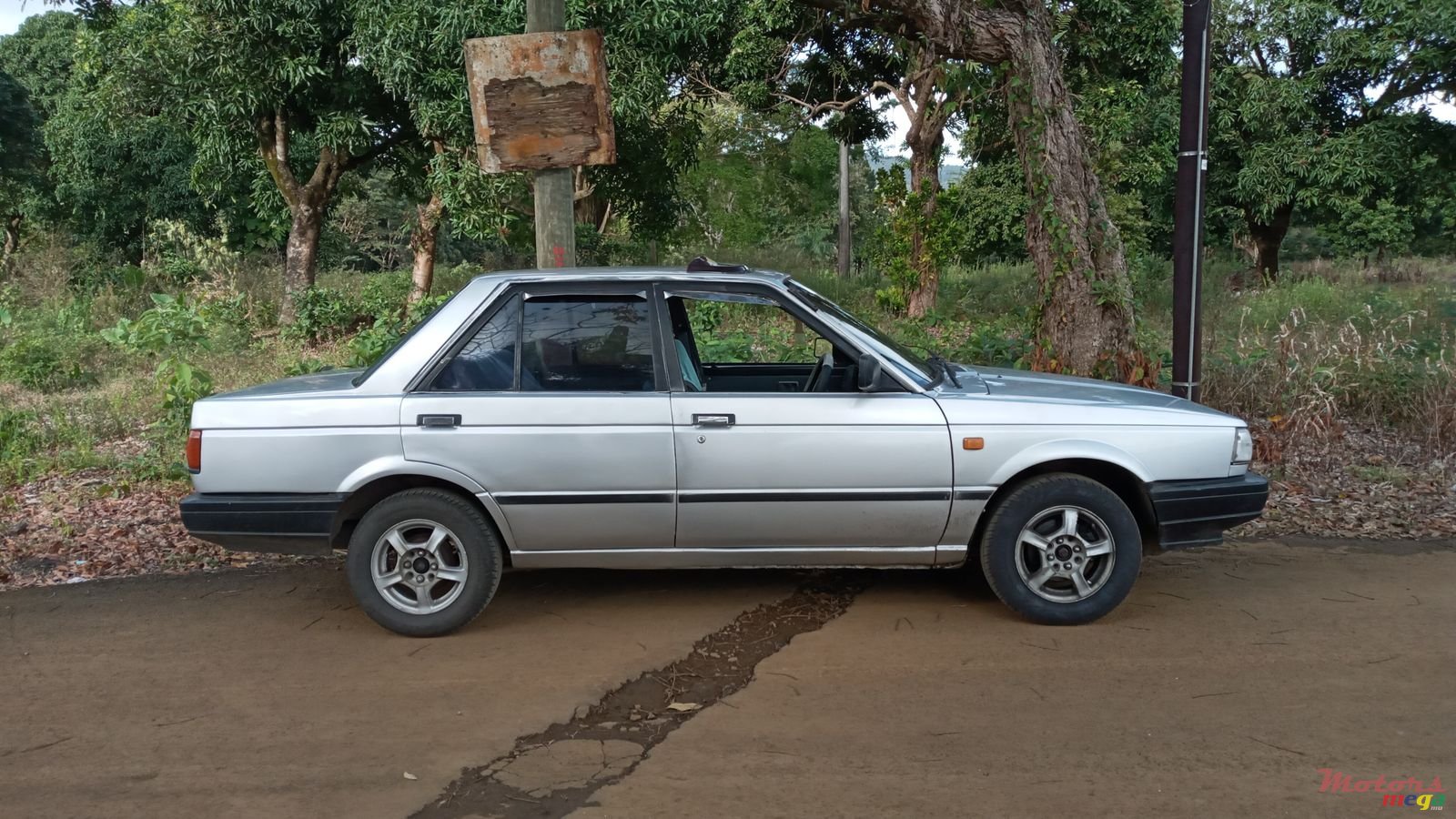1987' Nissan Sunny B12 photo #3