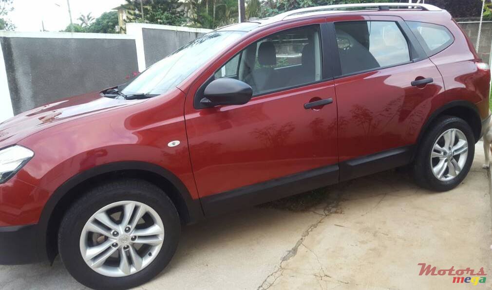 2014' Nissan Qashqai+2 photo #1