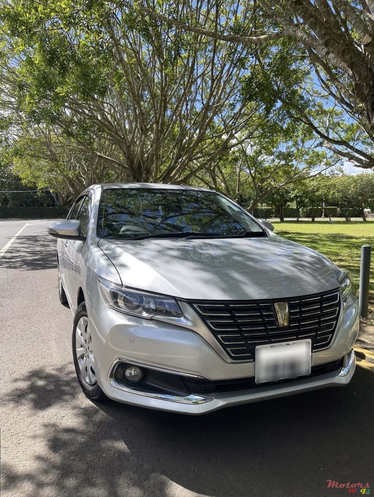 2018' Toyota Premio photo #1