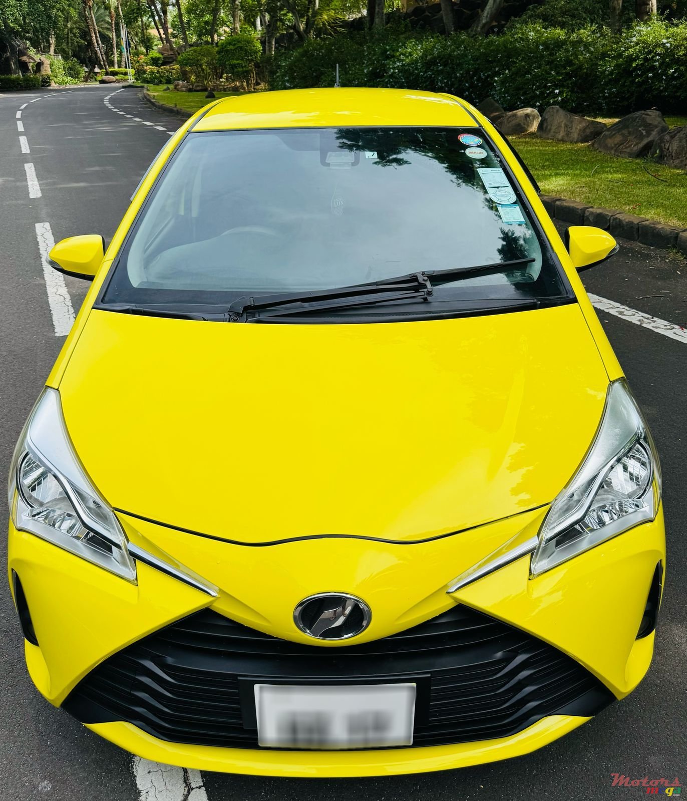 2017' Toyota Vitz photo #1