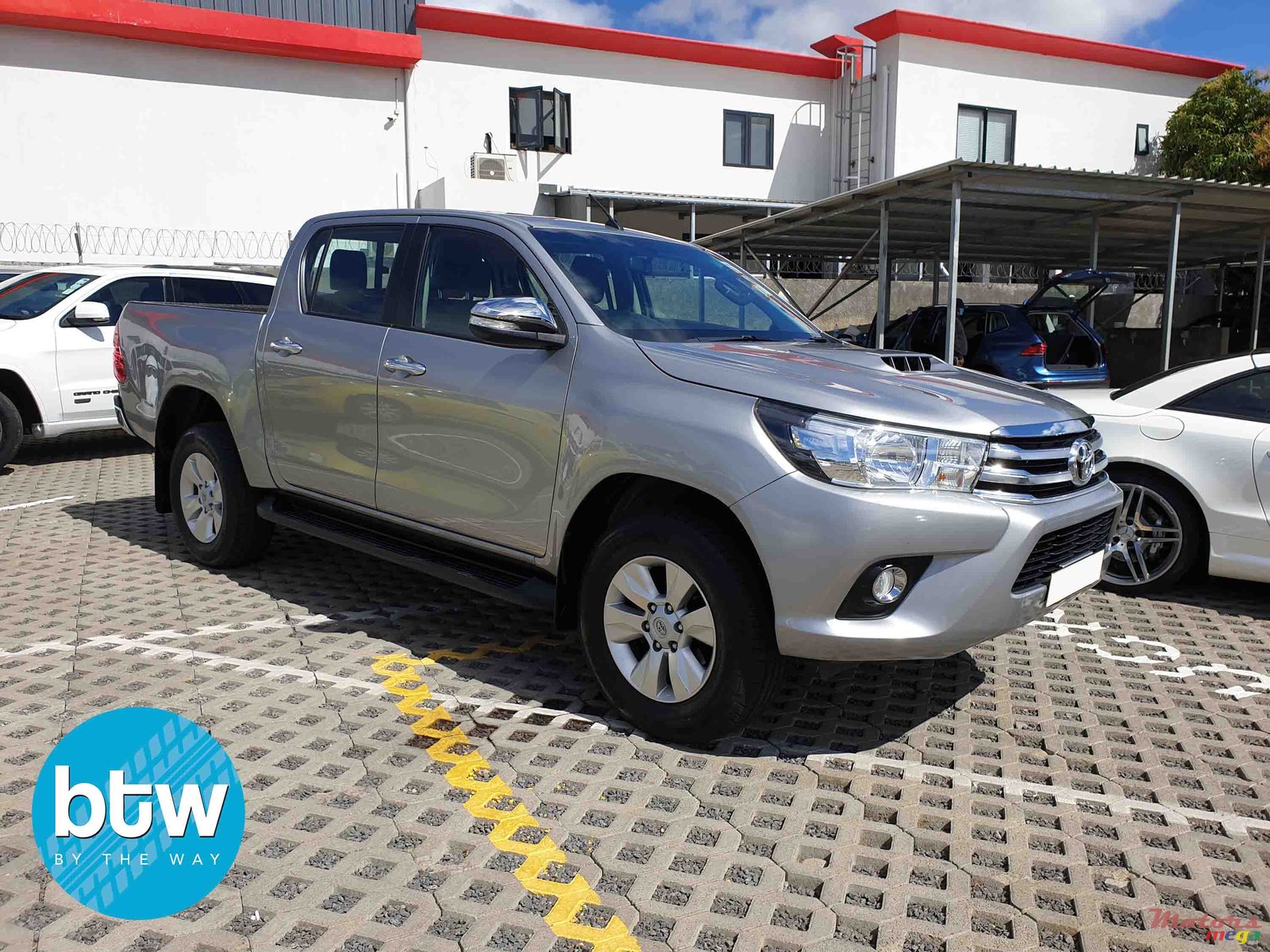 2017' Toyota Hilux photo #1
