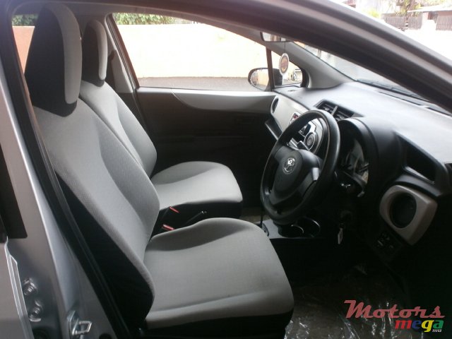 2013' Toyota Yaris Japan photo #4