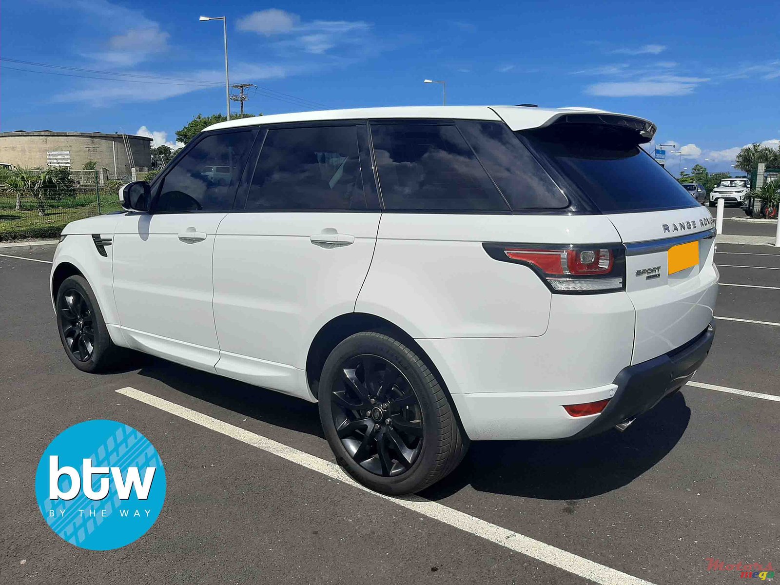 2016' Land Rover Range Rover Sport photo #3