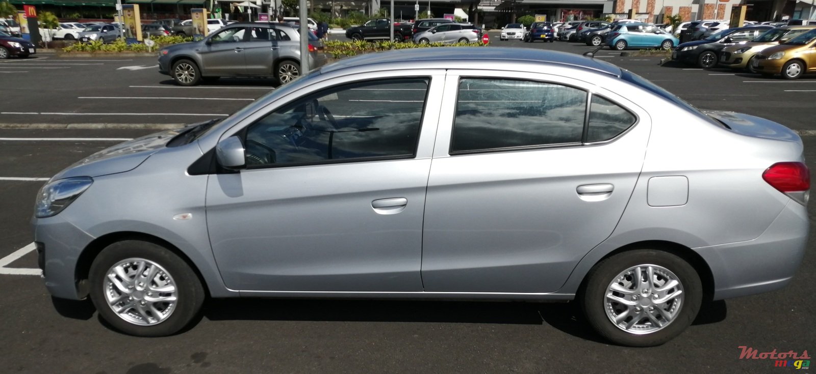 2014' Mitsubishi Attrage GLX SALOON photo #3