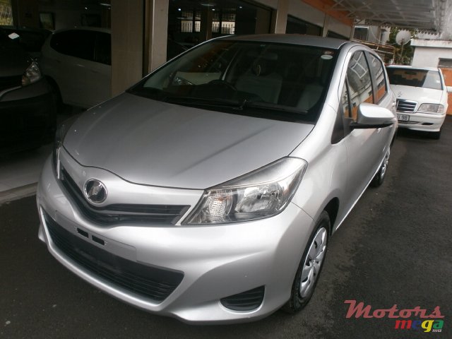 2013' Toyota Yaris Japan photo #1