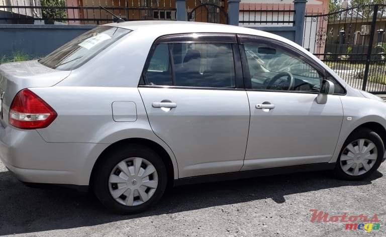 2006' Nissan Tiida Full Option photo #3