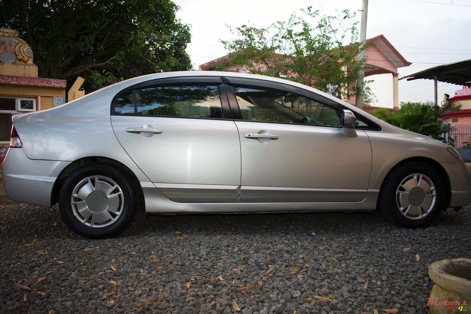 2008' Honda Civic hybrid photo #2
