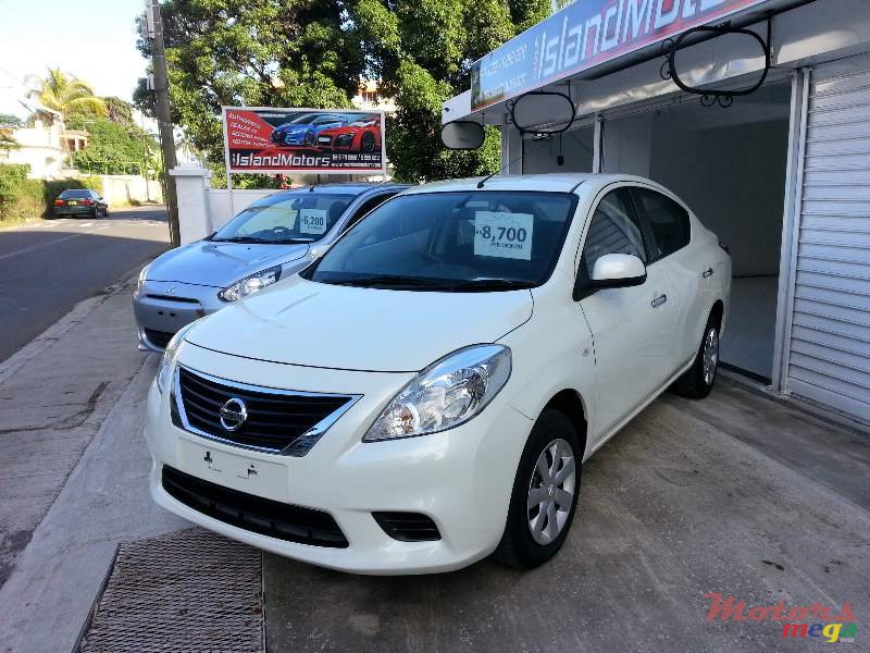 2012' Nissan Tiida photo #1