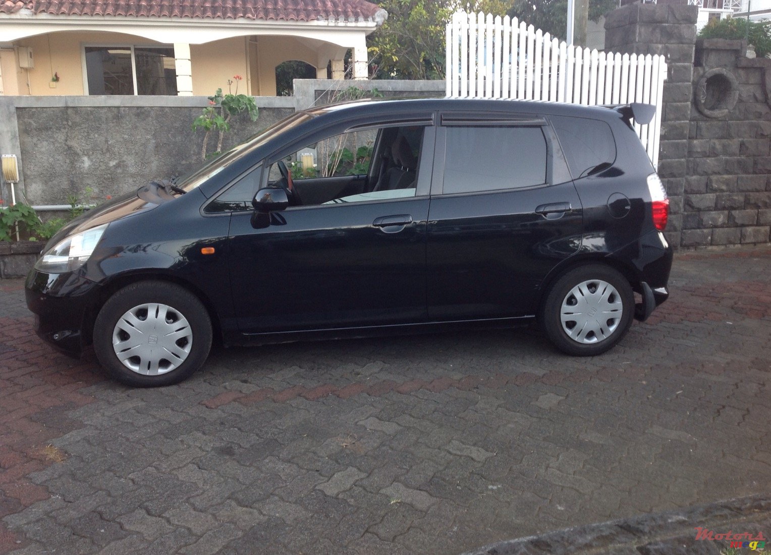 2005' Honda Fit photo #1