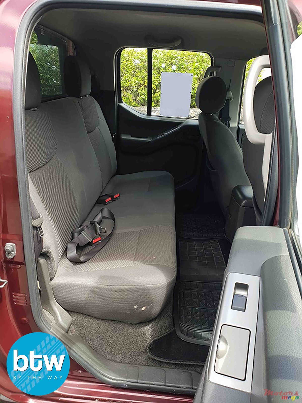 2013' Nissan Navara photo #7