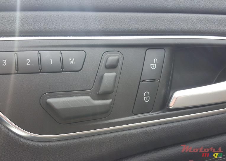 2013' Mercedes-Benz CLA 180 AMG SPORT photo #6