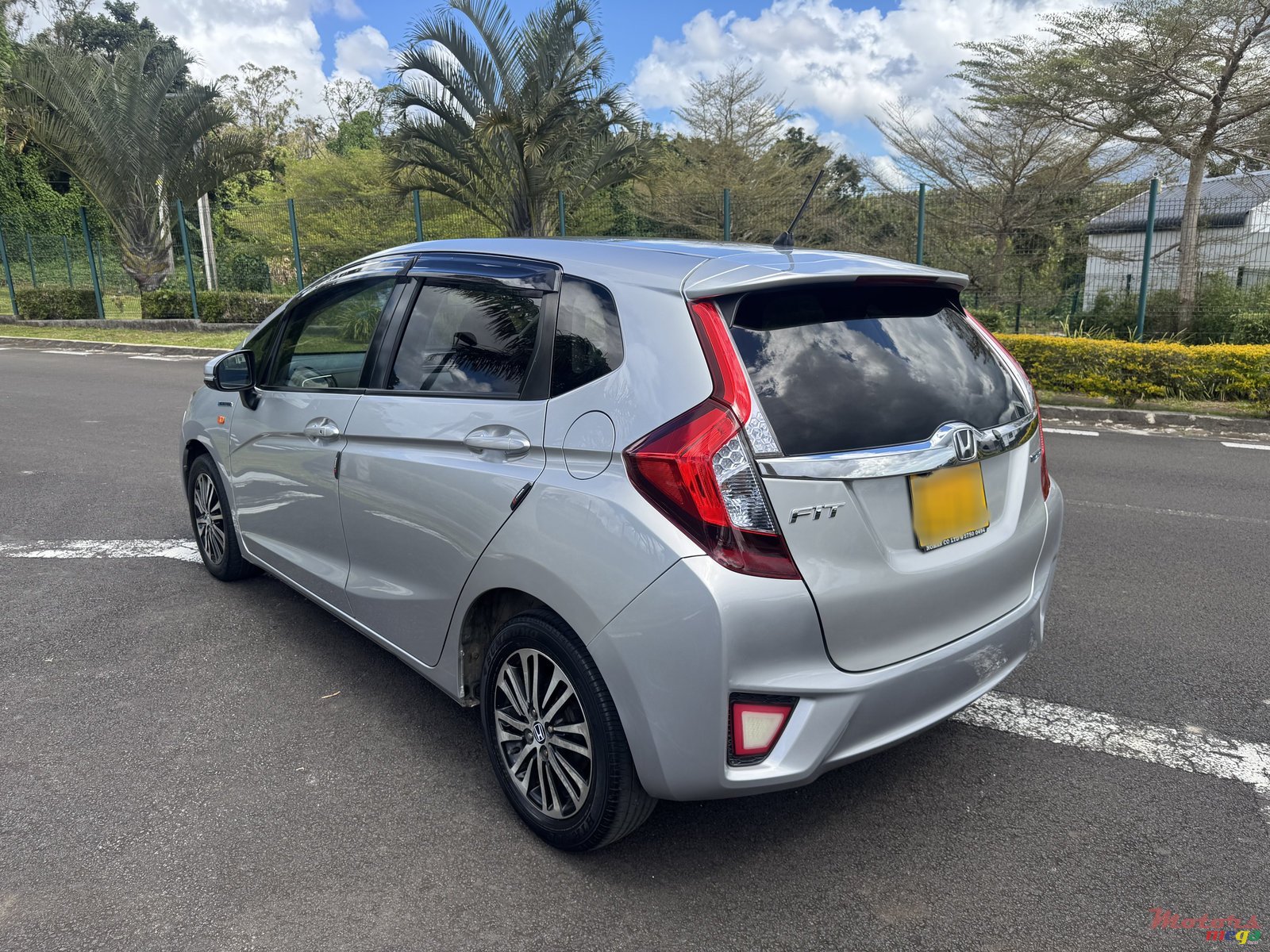 2016' Honda Fit hybrid photo #4