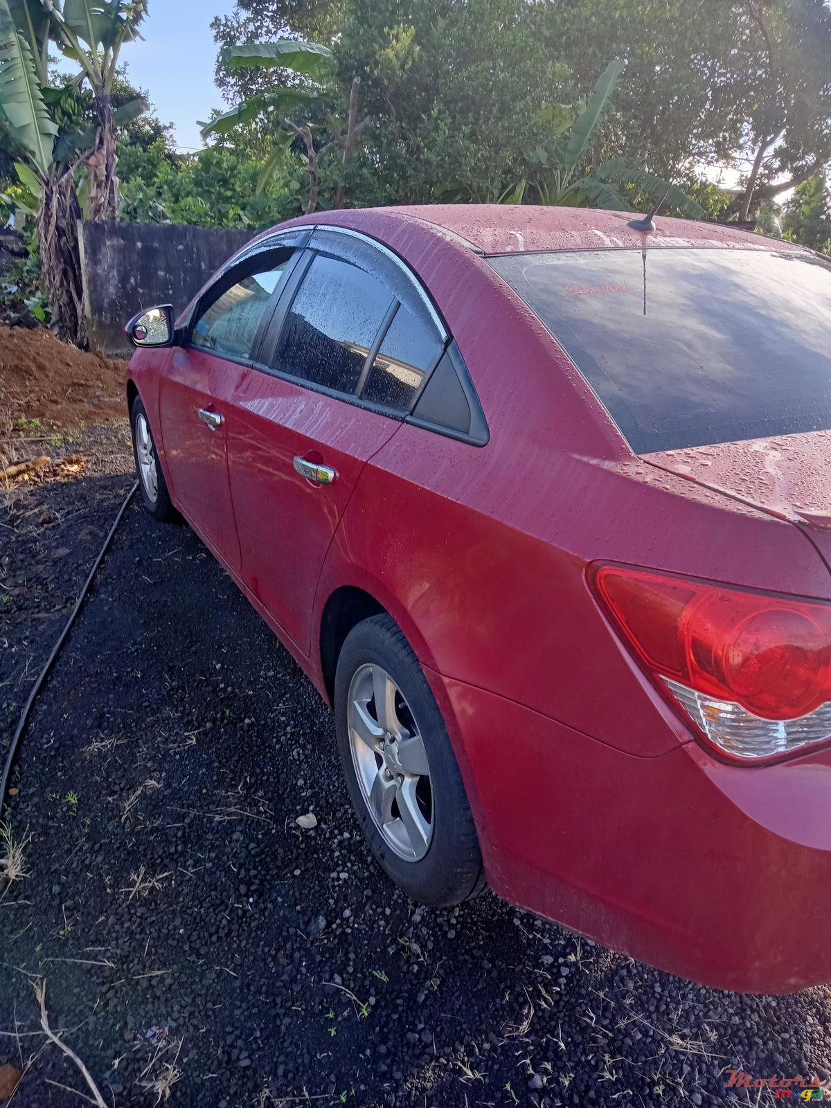 2012' Chevrolet Cruze photo #2
