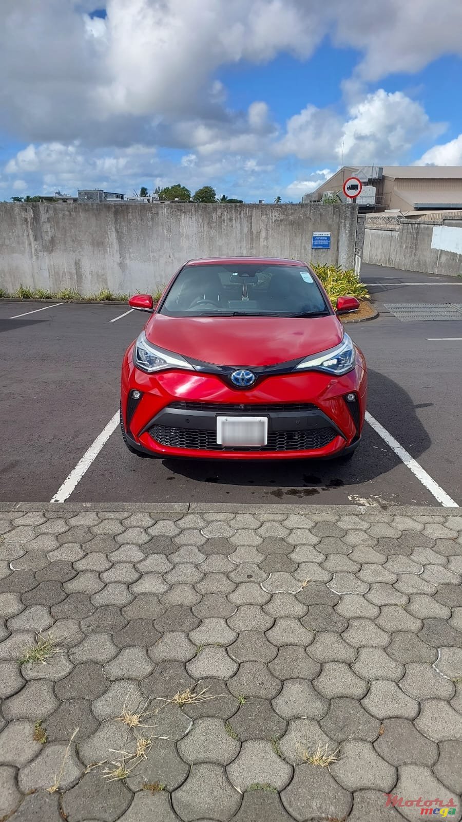 2020' Toyota C-HR photo #1