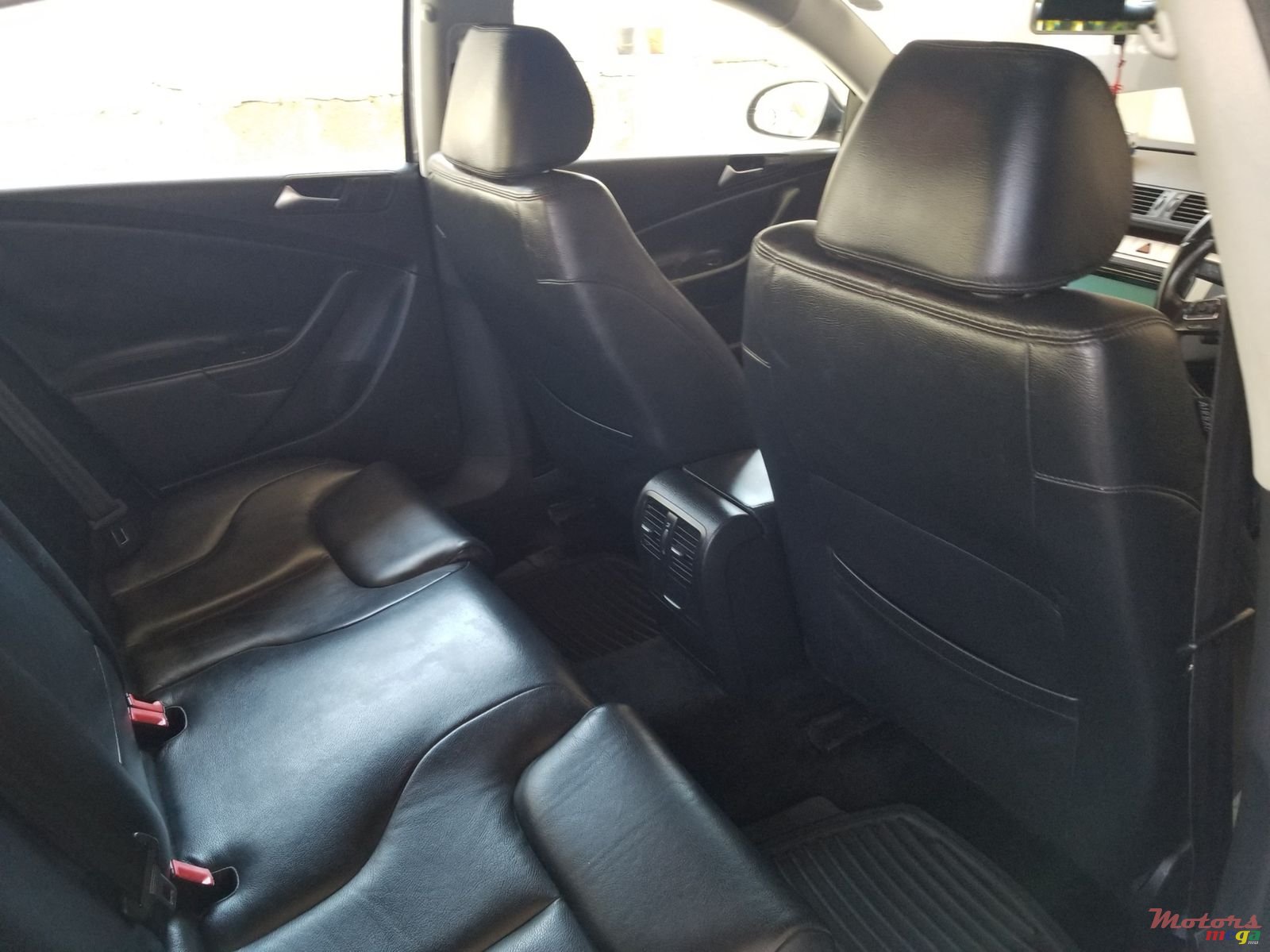 2010' Volkswagen Passat None photo #6