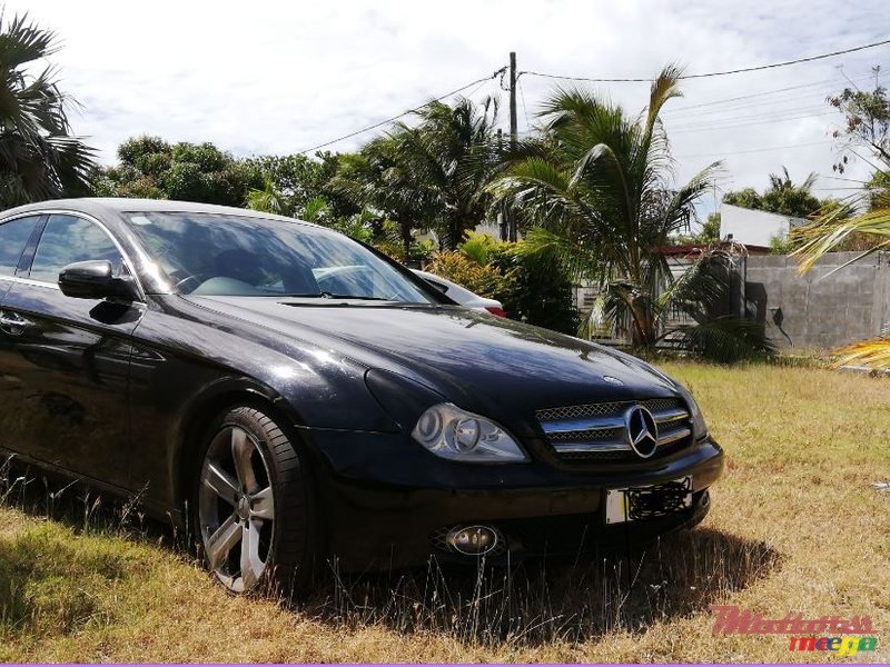 2008' Mercedes-Benz CLS 320 photo #2
