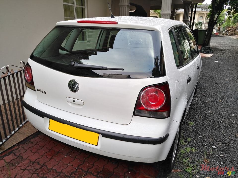 2009' Volkswagen Polo photo #4