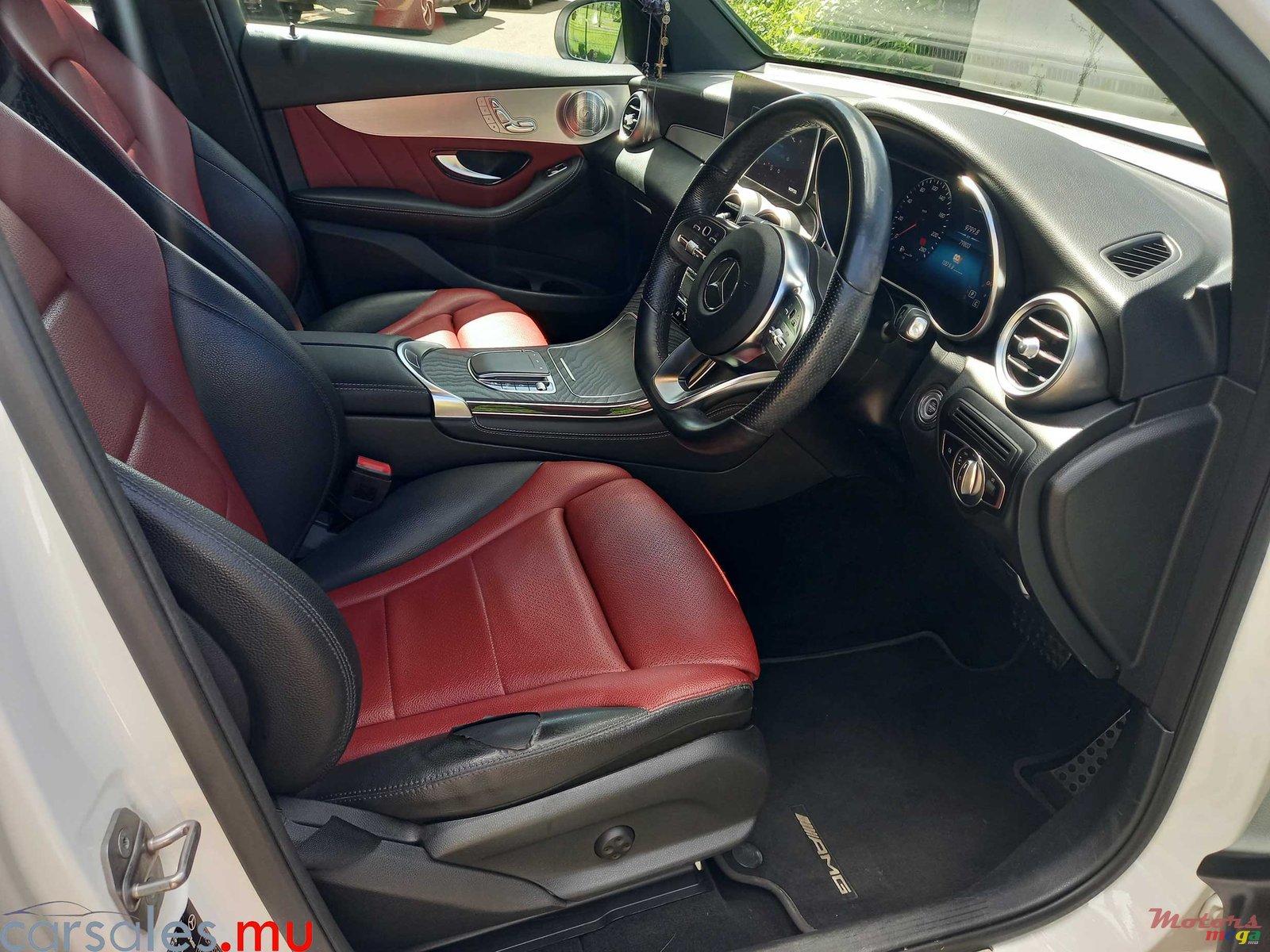 2020' Mercedes-Benz GLC 300 e Plug In Hybrid AMG photo #5