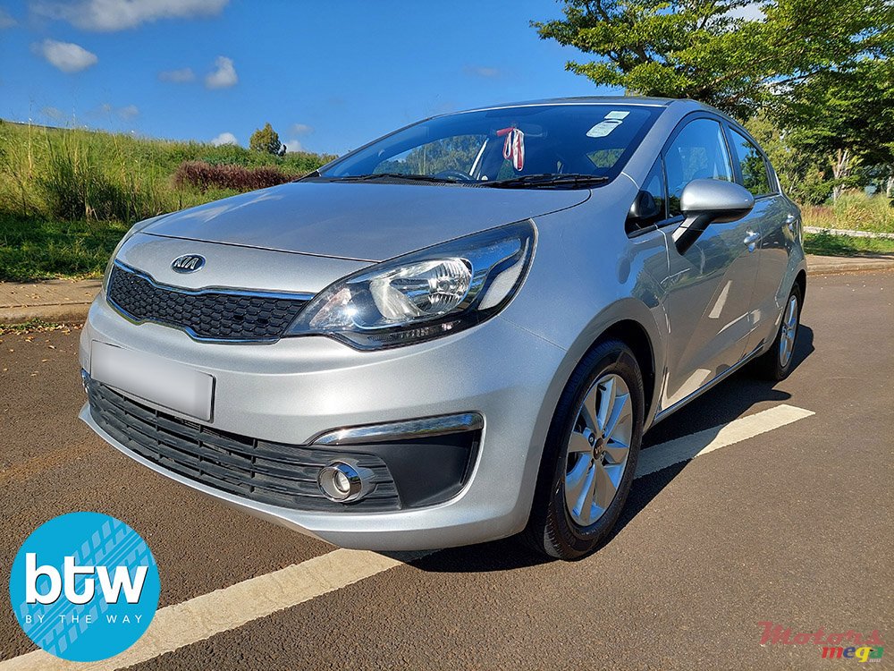 2015' Kia Rio photo #2