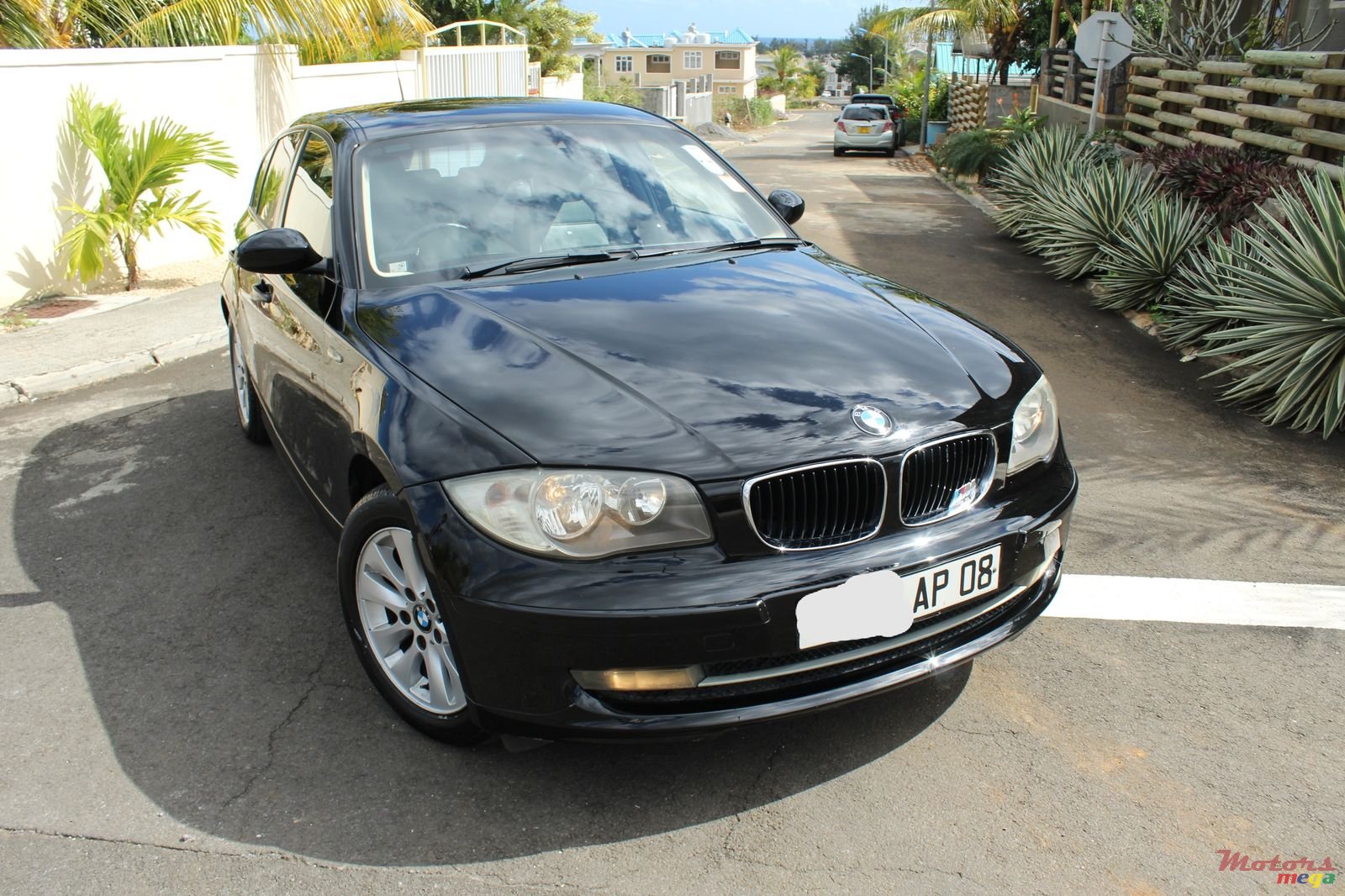 2008' BMW 1 Series photo #2