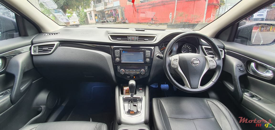 2016' Nissan Qashqai Full Option photo #3