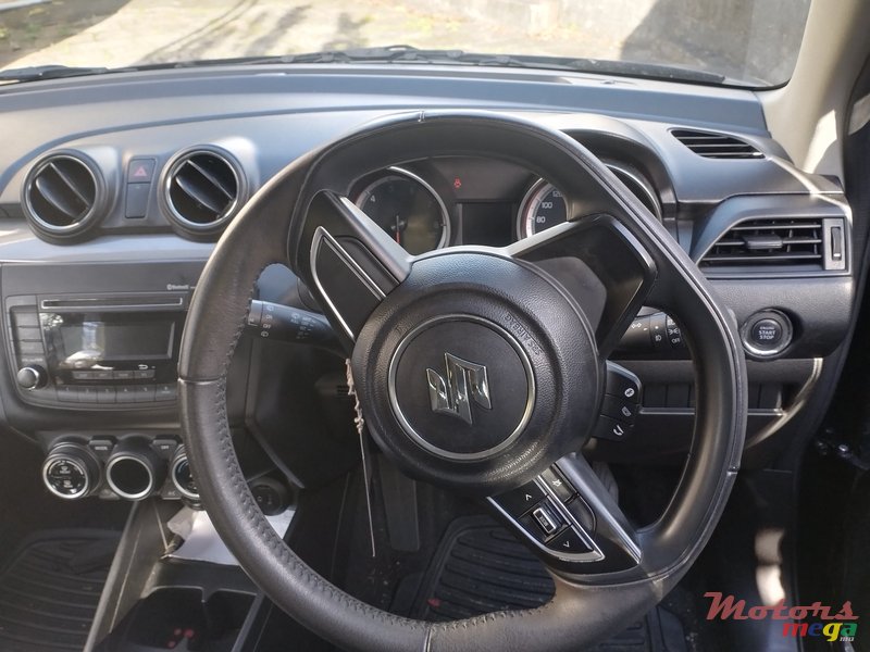 2020' Suzuki Swift photo #1