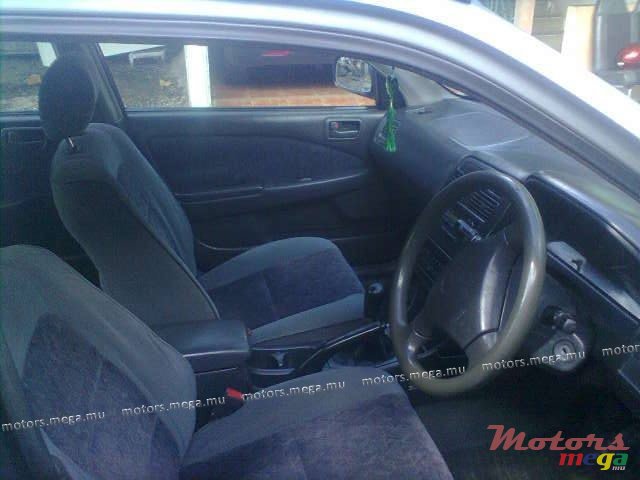 2000' Toyota Carina photo #3