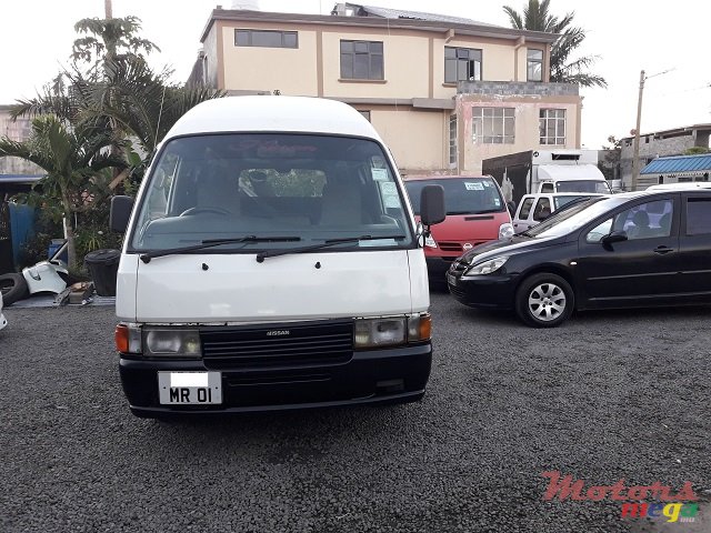 2001' Nissan Urvan Hiroof photo #1