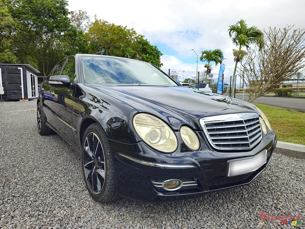 2009' Mercedes-Benz E 230 photo #1