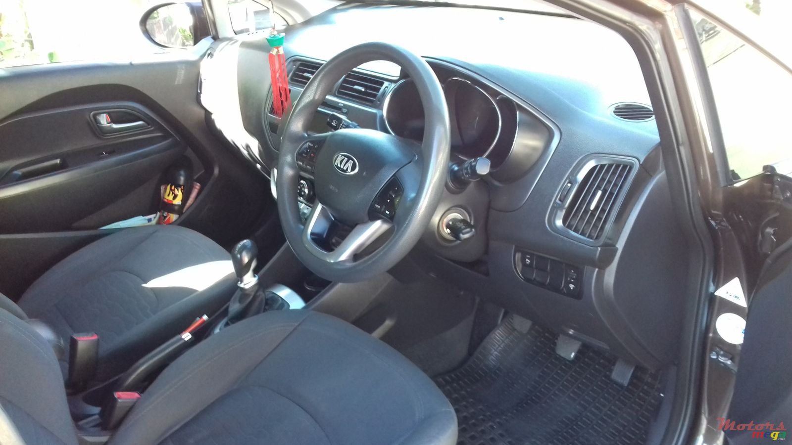 2013' Kia Rio photo #3